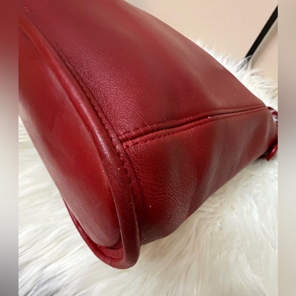 Rare Vintage Coach Vibrant Red Leather Shoulder Bag. #9060 - Picture 14 of 15